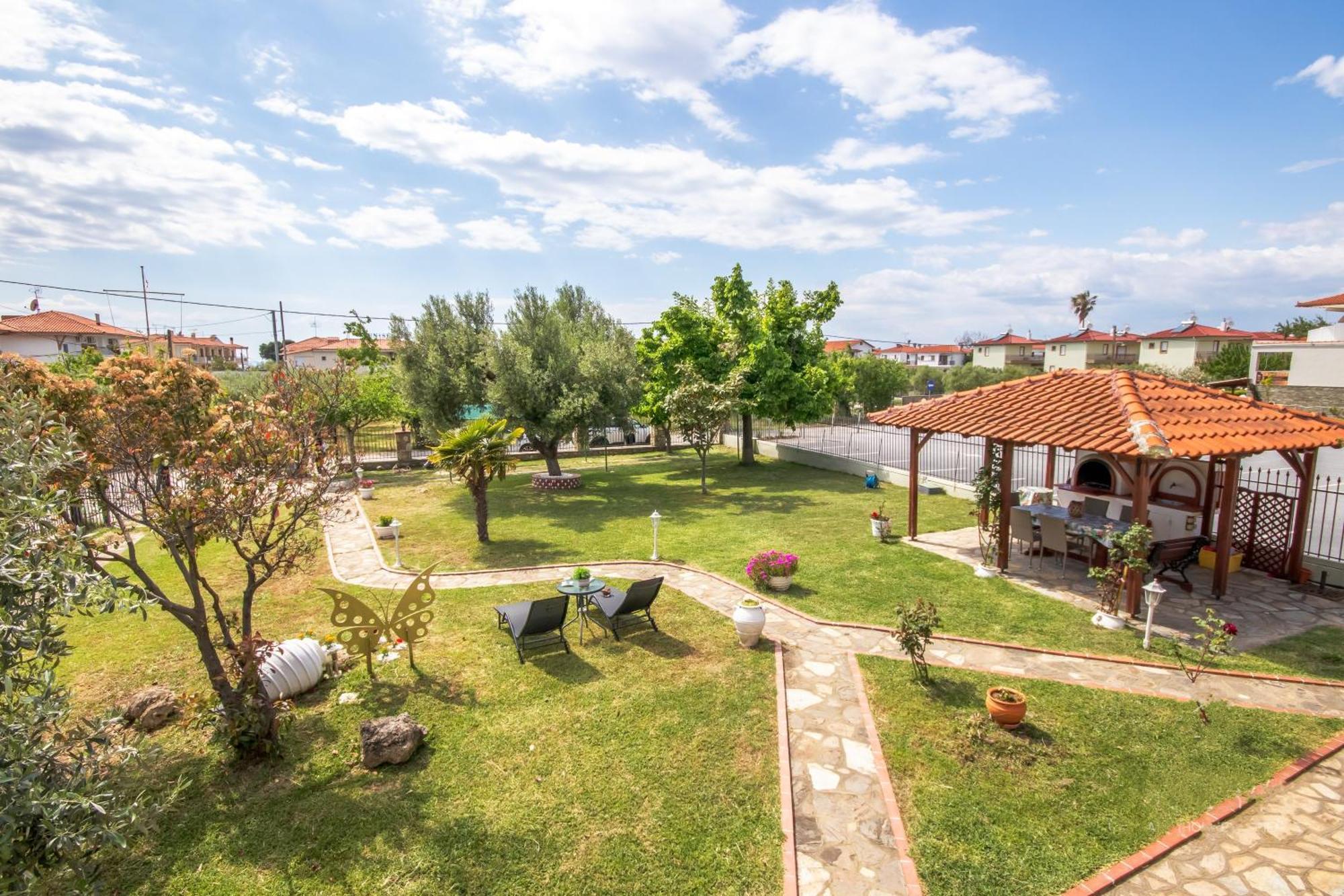 Private 6-Bdrm Villa With Garden 150M To Beach Парадісос Екстер'єр фото